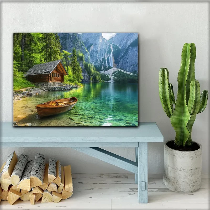 Cabaña de madera tranquila junto al agua con barco (29,97 x 39,88 cm)