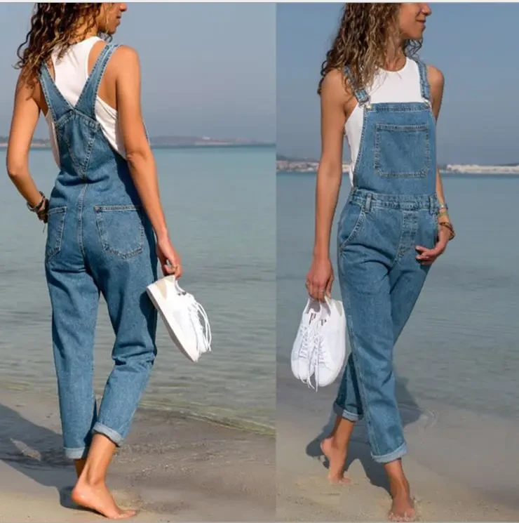 Vaqueros largos azules con tirantes para mujer