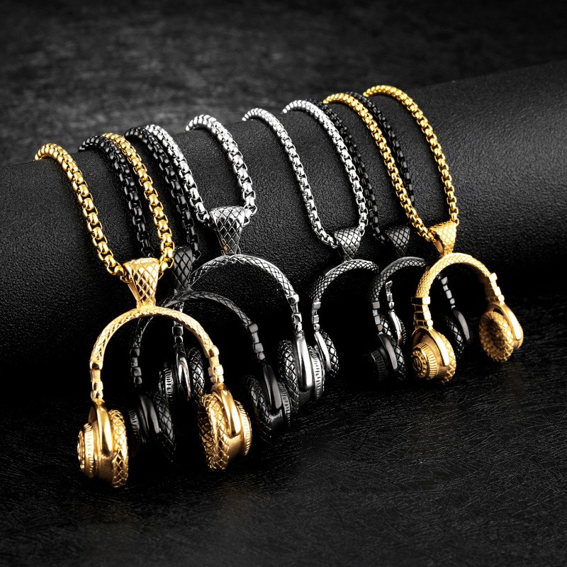 Collar con auriculares de música
