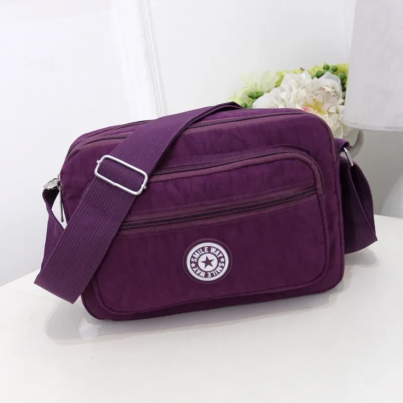 Bolso bandolera de nailon impermeable para mujer