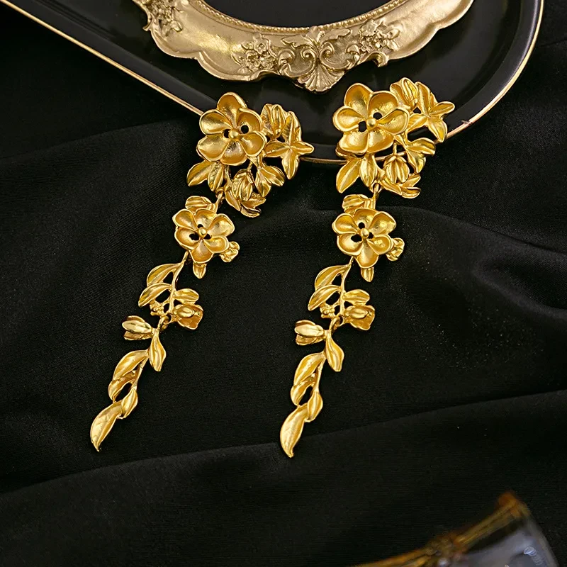 Pendientes con borlas de flores retro