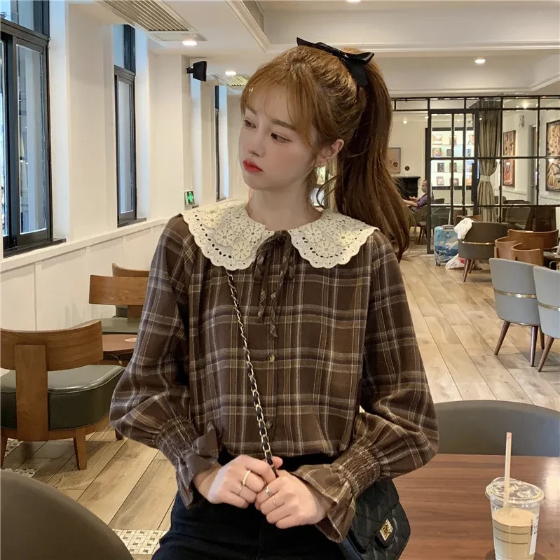 Camisa con cuello de muñeca para mujer