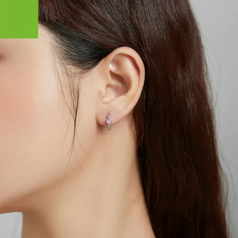 Pendientes Love bañados en platino para mujer