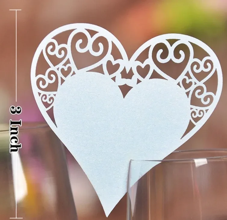 Tarjetas de lugar para decoración de mesa de boda cortadas con láser