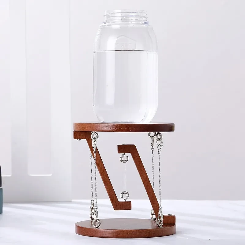 Estante colgante de madera con decoración de tensión