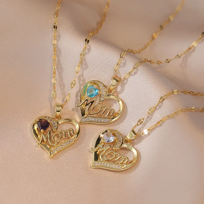 Collar con colgante de flor y corazón de circón