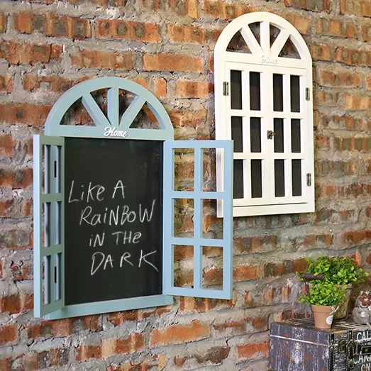 Pizarra de madera para decoración de pared con ventana falsa