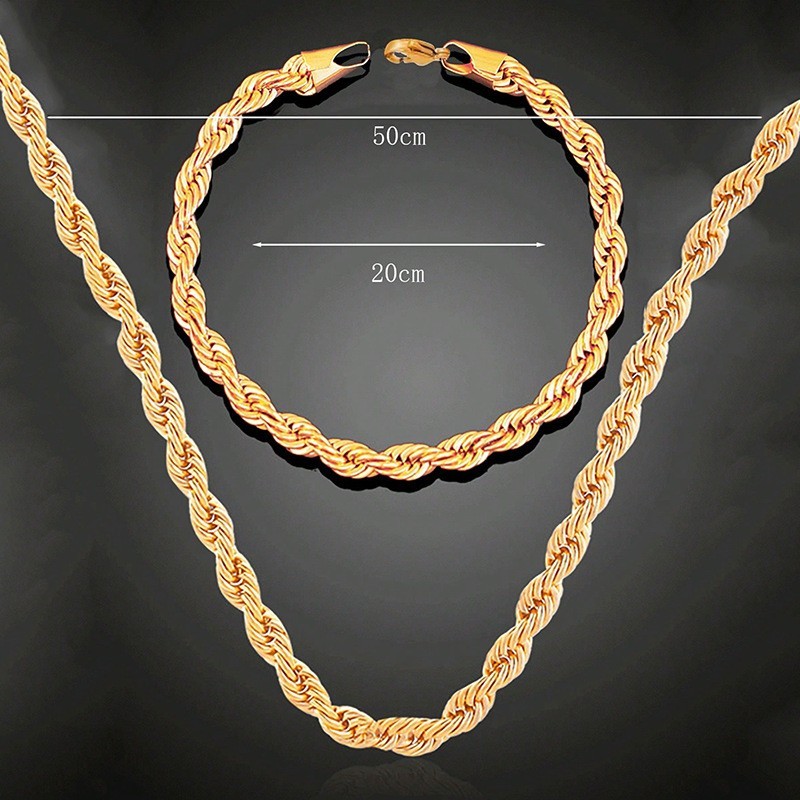 Conjunto de 2 collares y pulseras de cadena torcida con elegantes accesorios a juego.