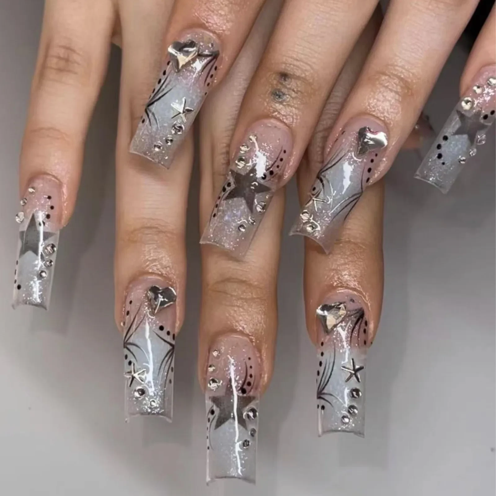 Uñas con parches de diamantes de imitación de moda para mujer