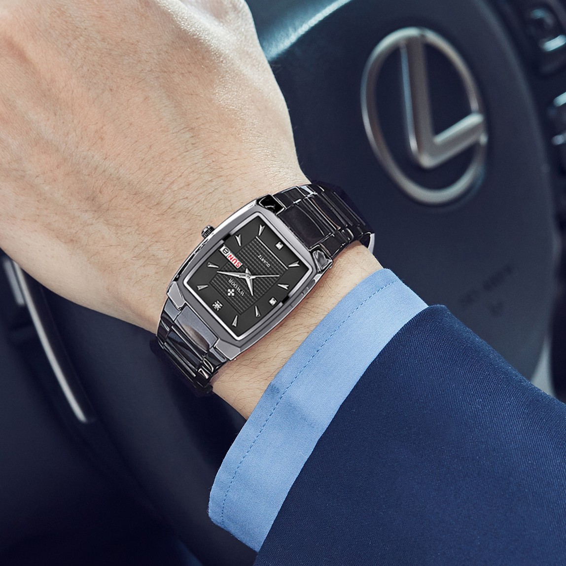 Reloj de pulsera WWOOR 2024 para hombre, de lujo, de acero inoxidable dorado y cuarzo.