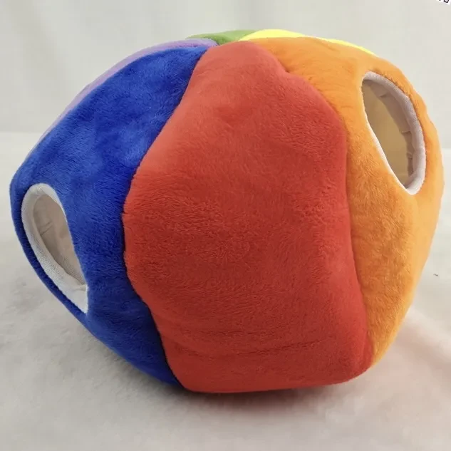 Lindos juguetes de peluche que chirrían y aprietan