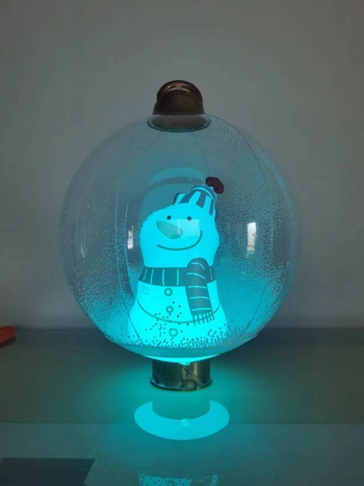 Manualidades colgantes de bolas navideñas inflables