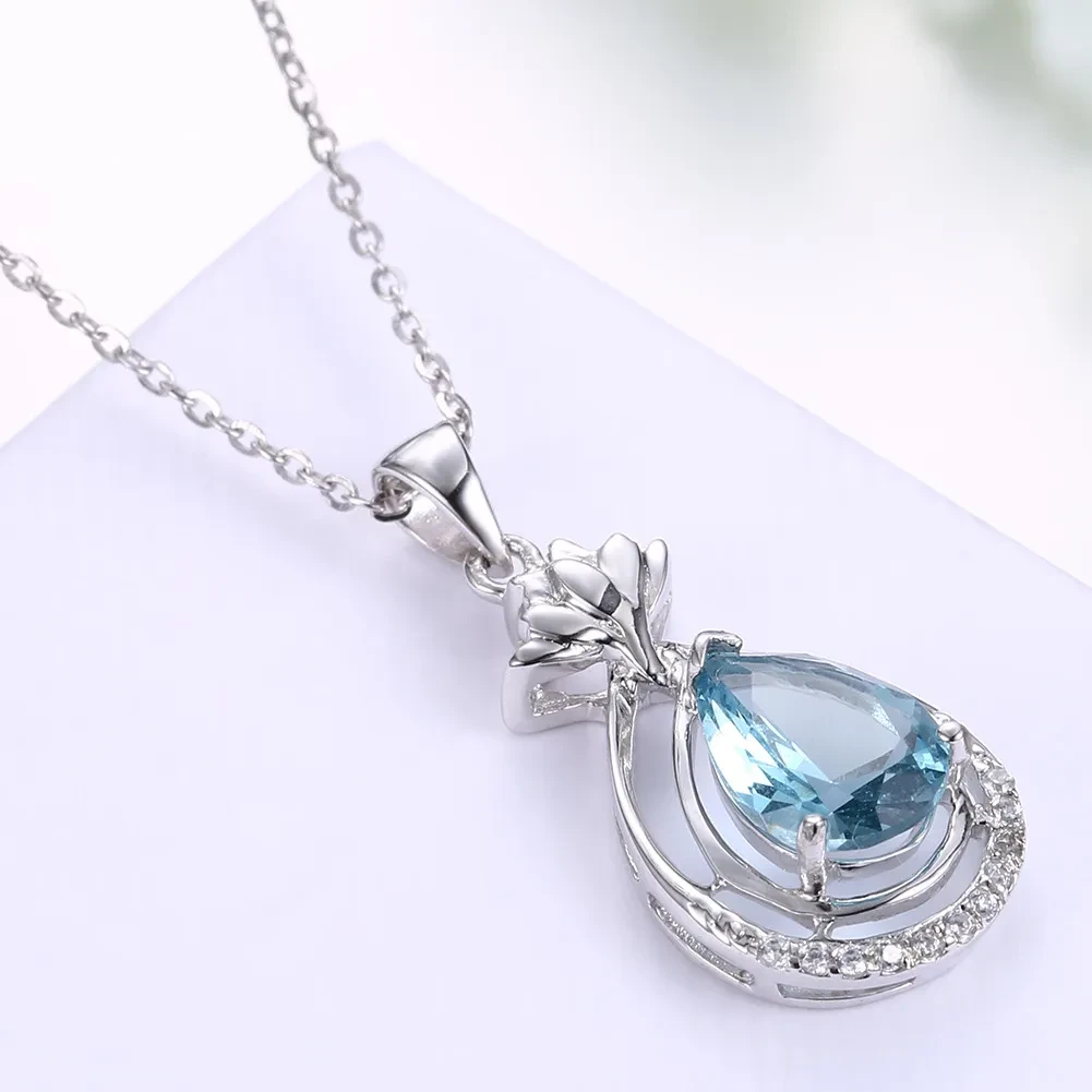 Collar elegante con colgante de gota de agua para mujer