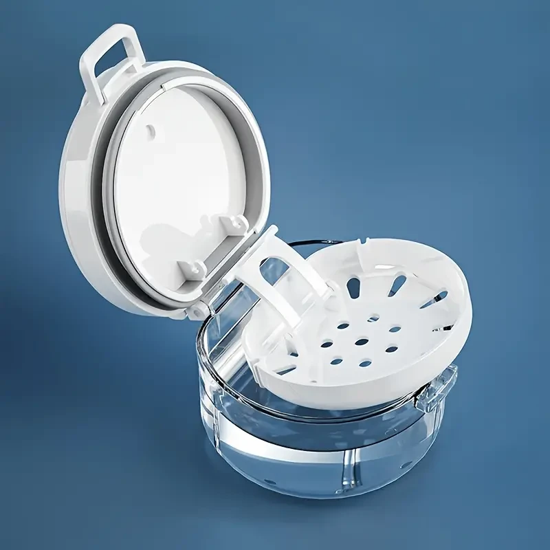 Estuche portátil para guardar Invisalign y prótesis dentales, con orificios de ventilación para viajes y uso doméstico.