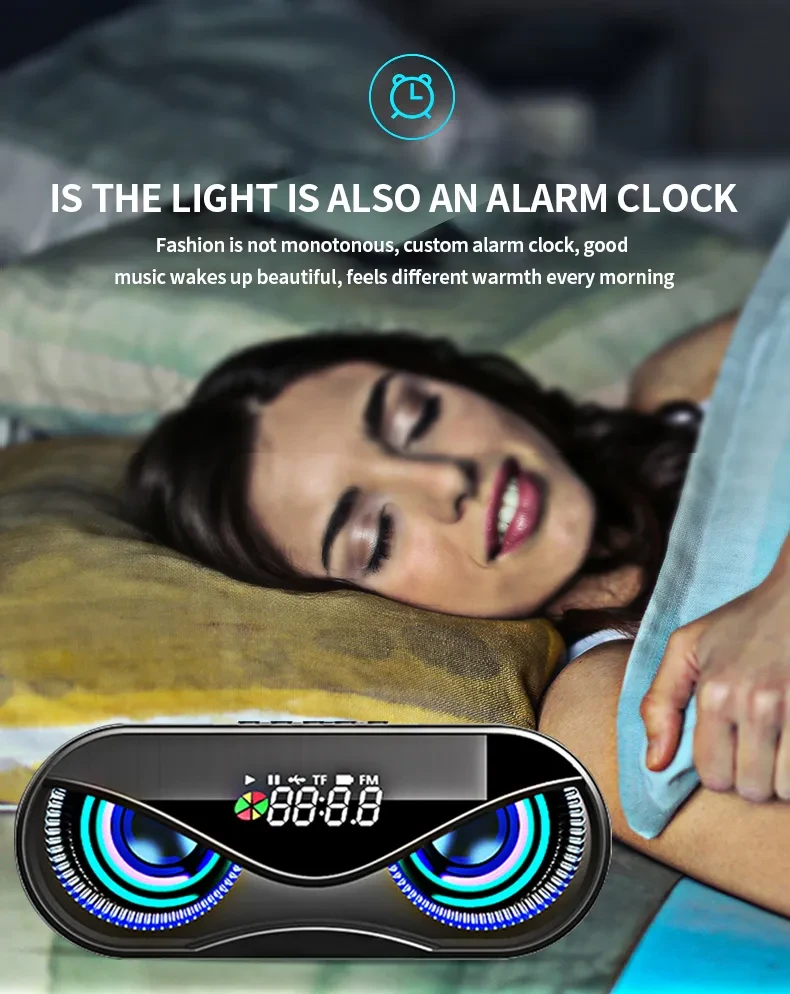 Luces de colores, altavoces duales, botones digitales,