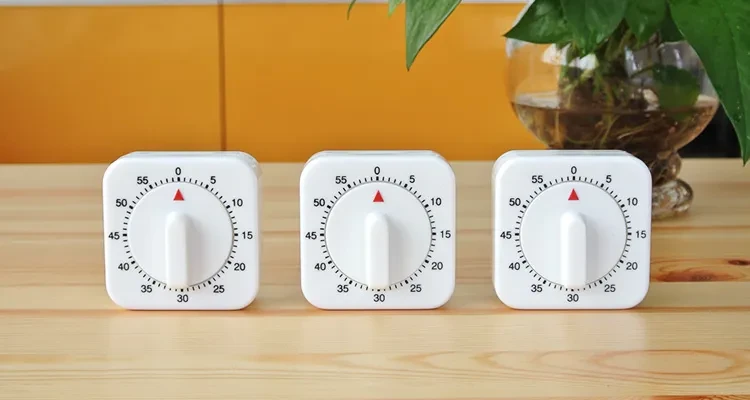 Temporizador mecánico de cuenta regresiva con recordatorio cuadrado de cocina