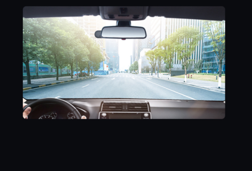 Centrarse en la cámara del salpicadero del coche N3