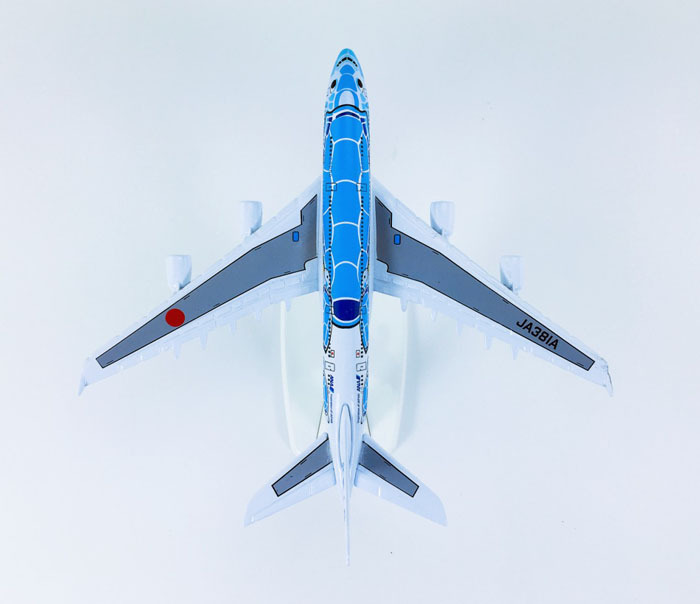 Un modelo de avión de aleación sólida de Ana Blue Turtle