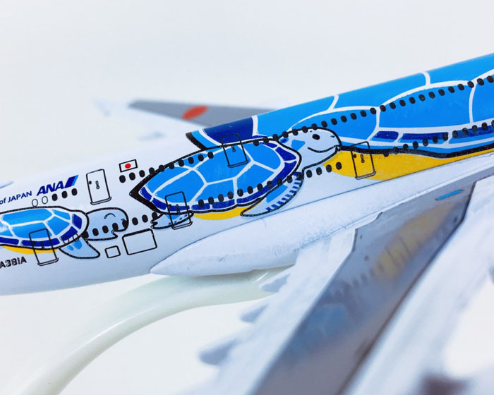 Un modelo de avión de aleación sólida de Ana Blue Turtle