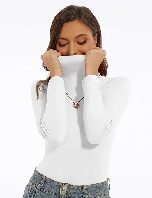 Camisa básica de mujer de corte entallado con cuello alto, elegante y elegante