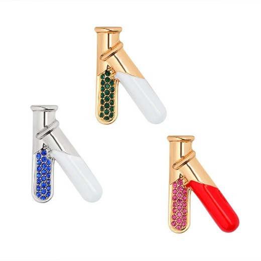 Broche de esmalte con forma de tubo de ensayo para equipo médico