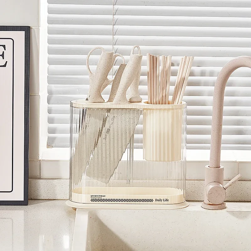 Almacenamiento de cocina estilo crema con gran apariencia