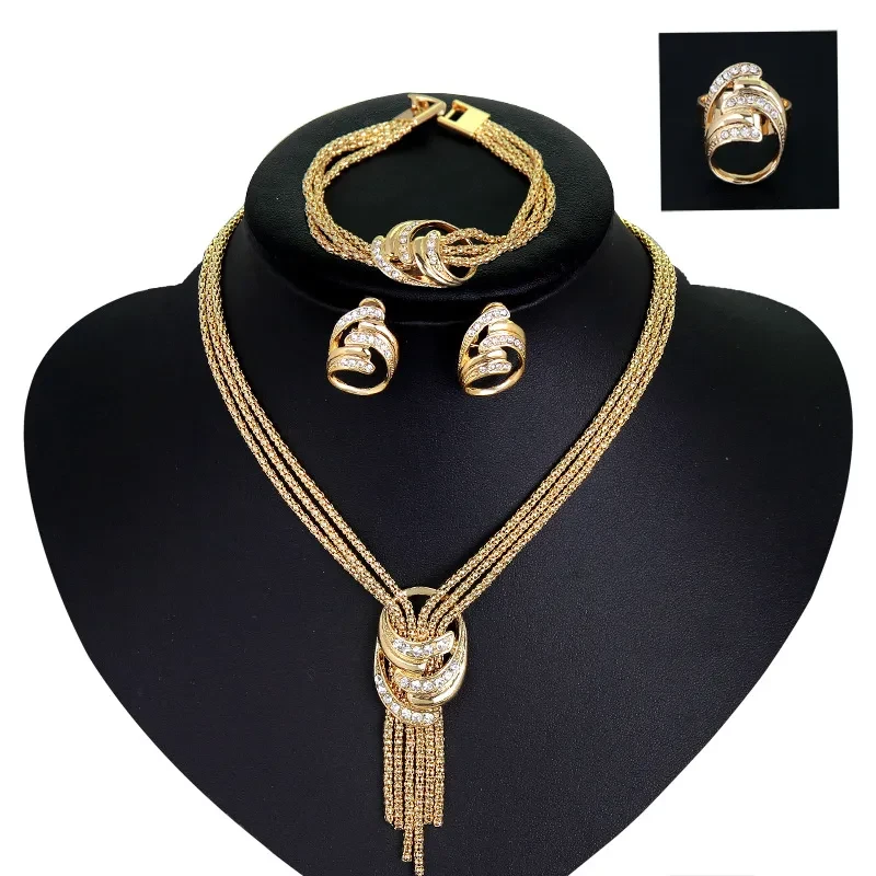 Conjunto de joyería de moda: collar, pulsera, pendientes, anillo
