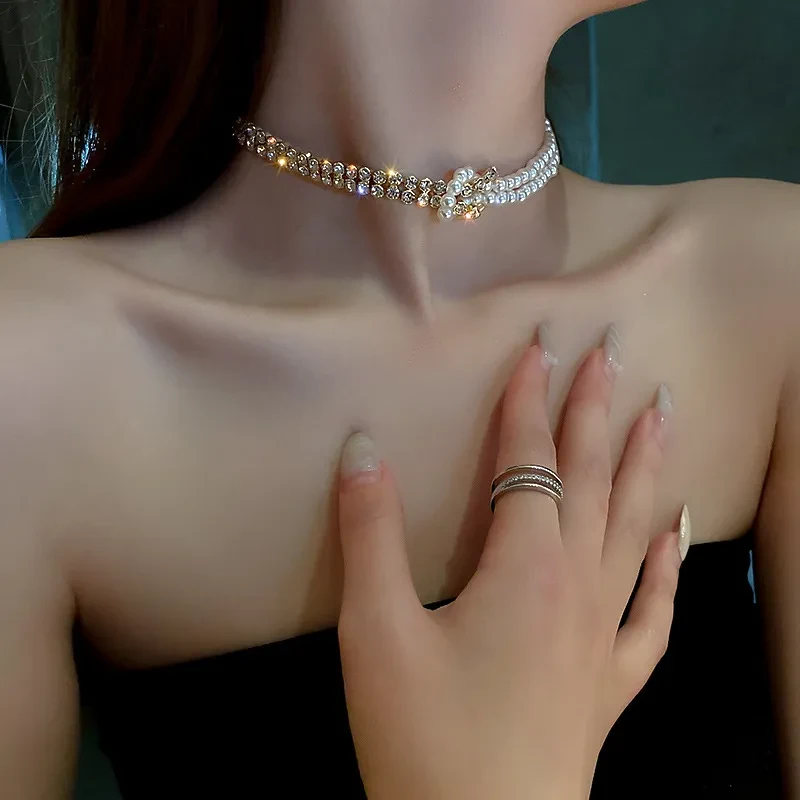 Gargantilla de cristal con perlas para mujer, cadena corta, collares con diamantes de imitación, joyería llamativa