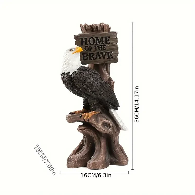 Águila majestuosa, estatua patriótica del águila calva estadounidense con el cartel "Brave Home"