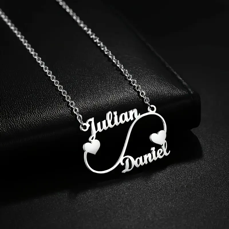 Collar con colgante de corazón personalizado de Julian Daniel