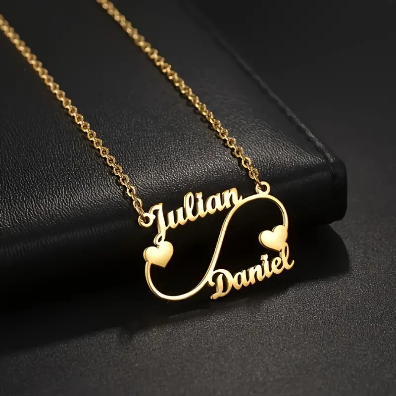 Collar con colgante de corazón personalizado de Julian Daniel
