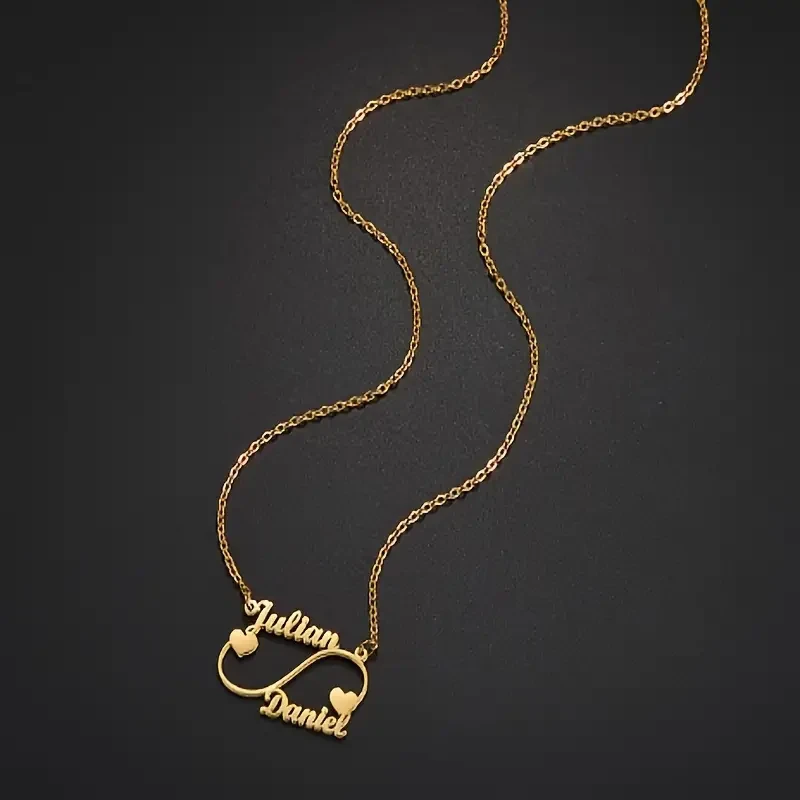 Collar con colgante de corazón personalizado de Julian Daniel