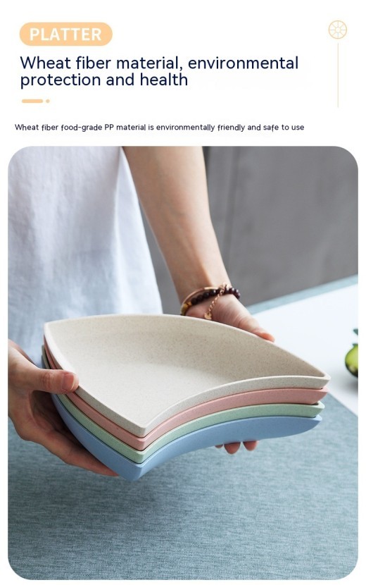 Juego de platos con linda combinación de frutas y aperitivos