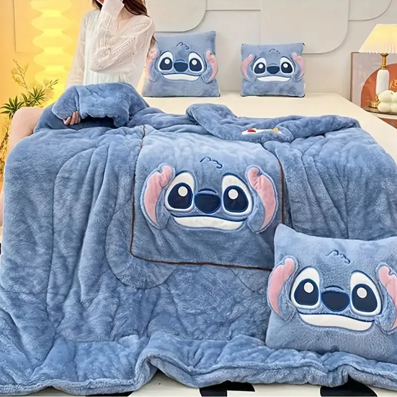 Manta de regreso a clases con temática de Stitch: versátil y portátil, perfecta para cojín de coche, tapete de aire acondicionado y almohada para dormir. Regalo ideal para cumpleaños, Navidad y Día de la Madre.
