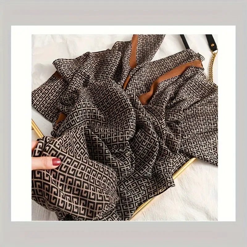 Bufanda básica con estampado geométrico
