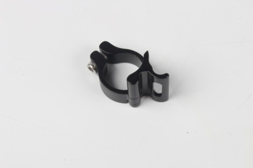 Anillo de sujeción para vehículos con estructura de acero para carreteras