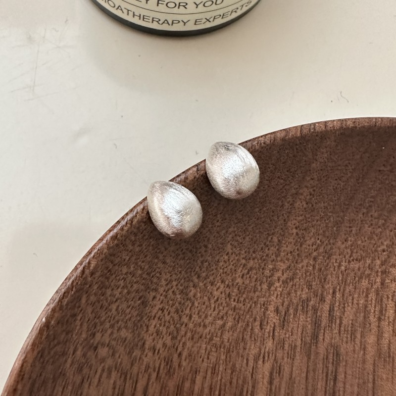 Pendientes de plata de ley S925 con diseño cepillado de calidad