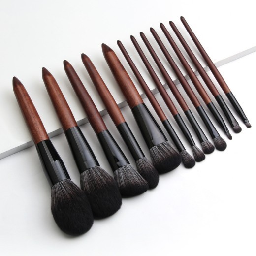 Venta directa de fábrica MAANGE 12 Juego de brochas de maquillaje color ébano Herramientas de maquillaje Oferta especial de Amazon