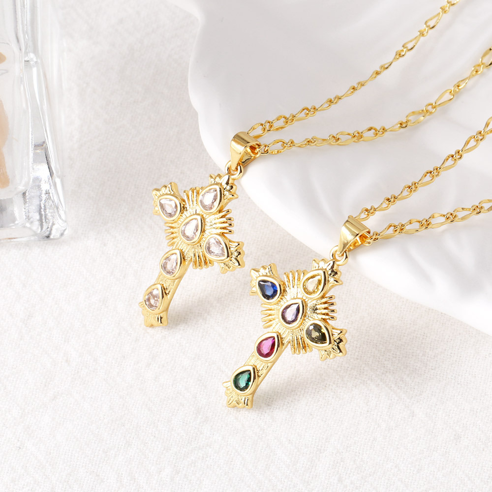 Collar con colgante de cruz sencilla bañado en oro auténtico