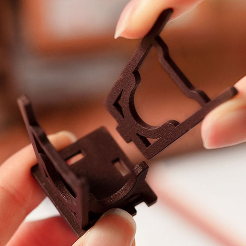 Casa de muñecas Rolife Happy Kitchen, casa en miniatura, rompecabezas de madera con luz LED