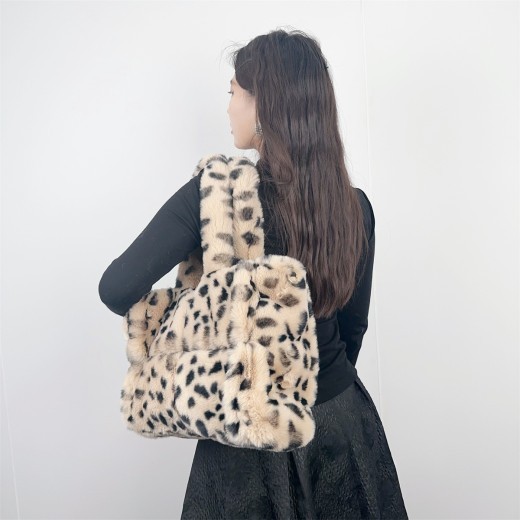 Bolso bandolera con estampado de leopardo de gran capacidad