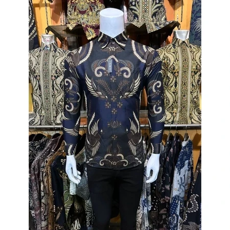 Camisa batik de manga larga ajustada para hombre