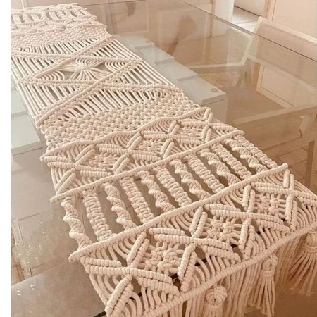 Camino de mesa de macramé