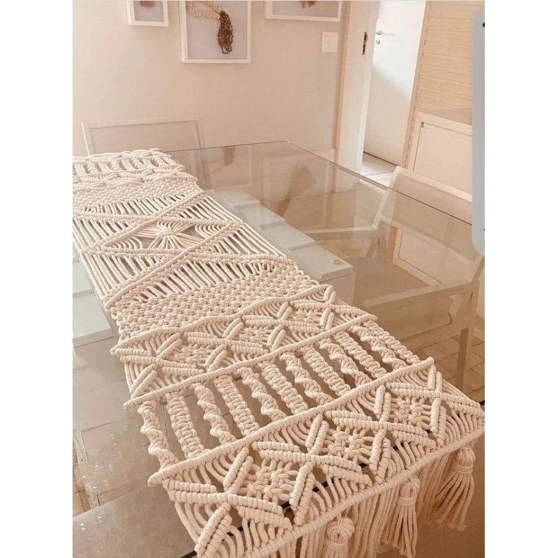 Camino de mesa de macramé