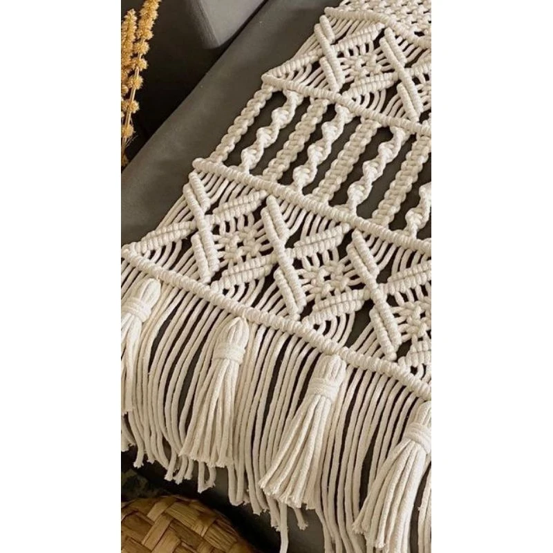 Camino de mesa de macramé