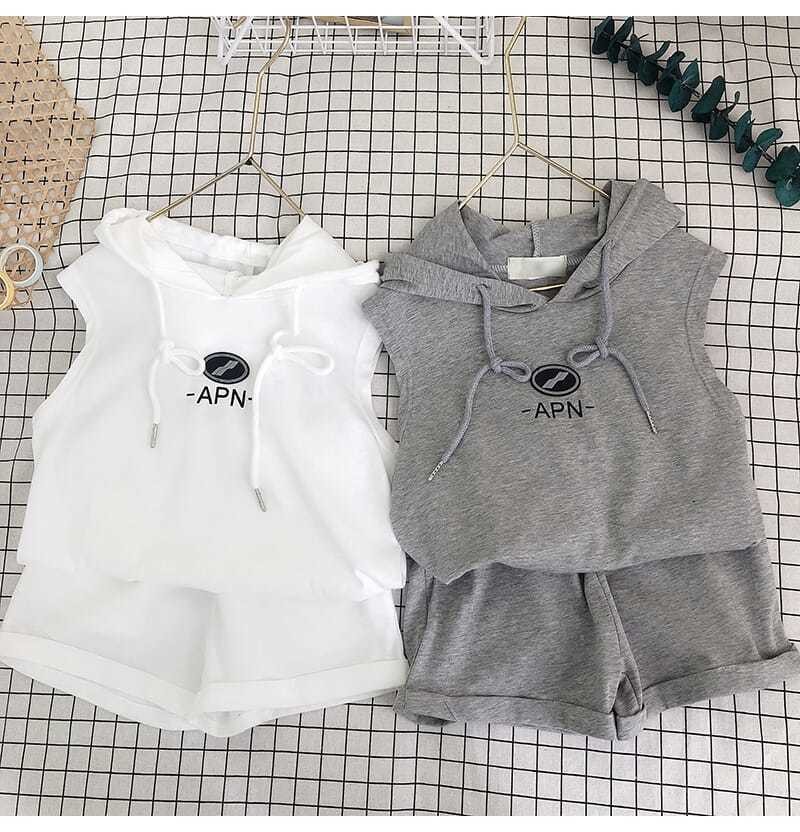 Traje de verano estilo coreano de algodón sin mangas con capucha y pantalones cortos de dos piezas para niña, traje estilo occidental