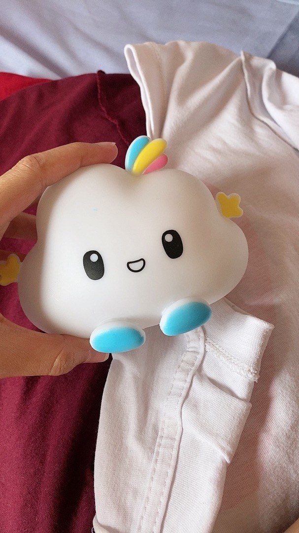 Luz nocturna LED de ahorro de energía con patrón de nubes, luz nocturna decorativa