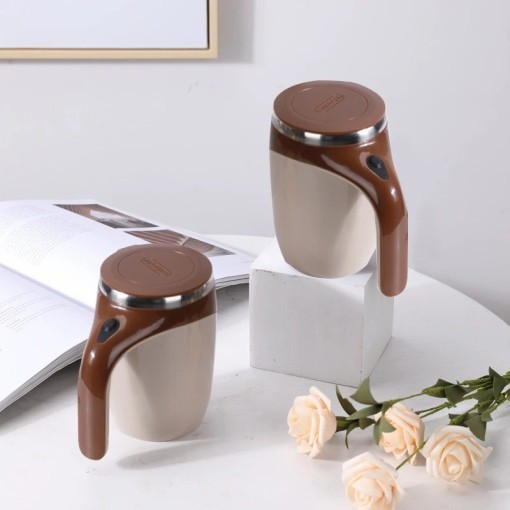 Taza autoagitadora
