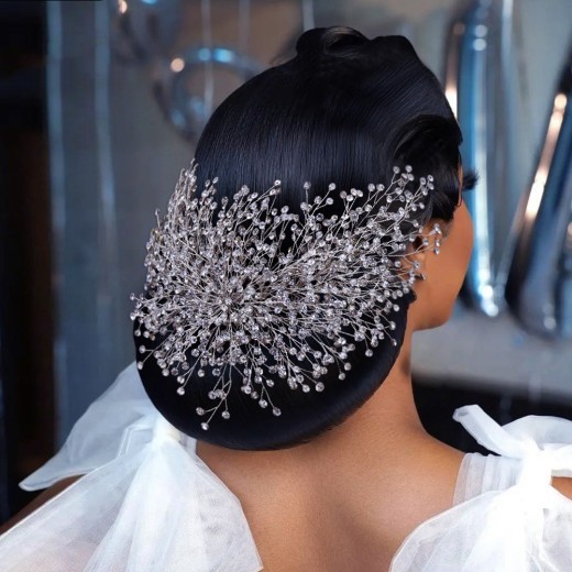 Shop Handmade Rhinestone Headdress Wedding Hair Accessories. Elegant, versatile, and perfect for NZ brides. Add sparkle to your wedding look today!