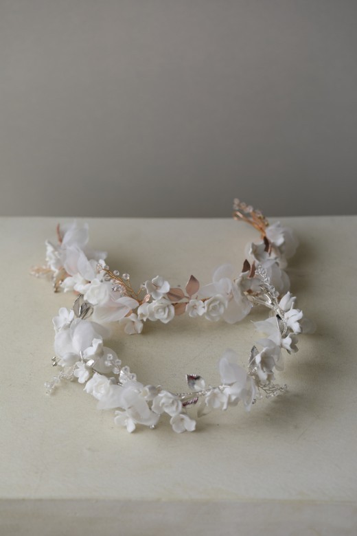 Diadema de cerámica con flores para mujer